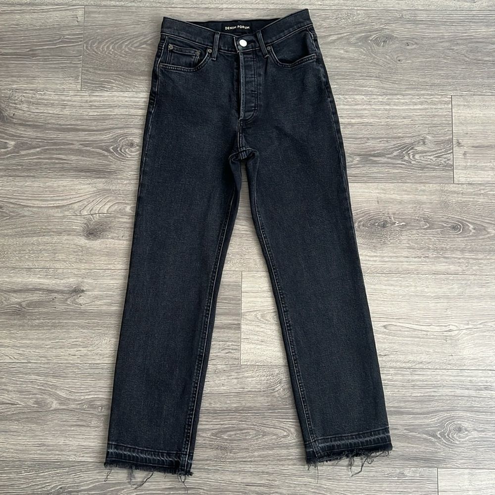 DENIM FORUM The Arlo High Rise Straight Jeans Size 25 Faded Black Frayed Hem 90s